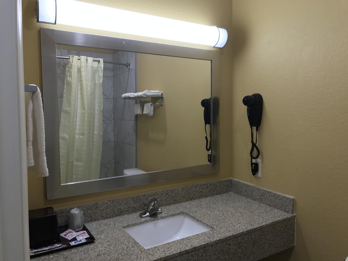 Deluxe Inn & Suites - Baytown Ngoại thất bức ảnh