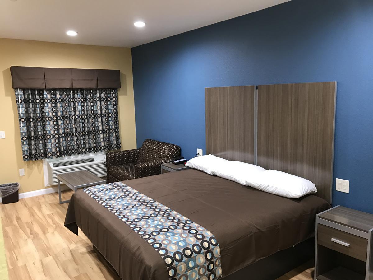 Deluxe Inn & Suites - Baytown Ngoại thất bức ảnh