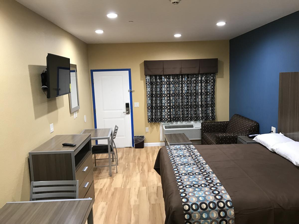 Deluxe Inn & Suites - Baytown Ngoại thất bức ảnh